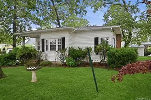 89 W 4th St, Ronkonkoma, NY 11779 - Photo 2