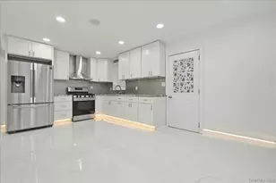 89 W 4th St, Ronkonkoma, NY 11779 - Photo 6