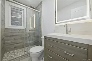 89 W 4th St, Ronkonkoma, NY 11779 - Photo 14