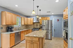 10 Marino Dr, Wallkill, NY 12589 - Photo 10
