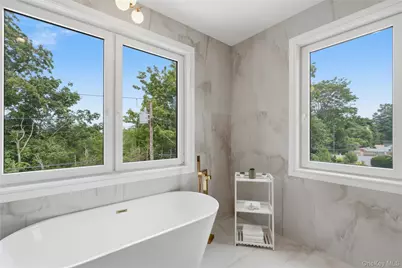 28 Choir Lane, Westbury, NY 11590 - Photo 30