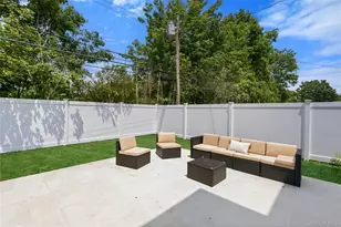 28 Choir Ln, Westbury, NY 11590 - Photo 42