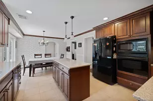 9 Three Sisters Rd, Saint James, NY 11780 - Photo 8