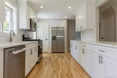 18 Linden Street, Selden, NY 11784 - Photo 12