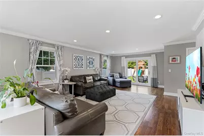 17 Woodwaye Road, Plainview, NY 11803 - Photo 6