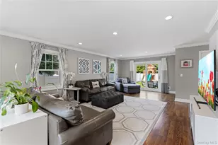 17 Woodwaye Rd, Plainview, NY 11803 - Photo 6