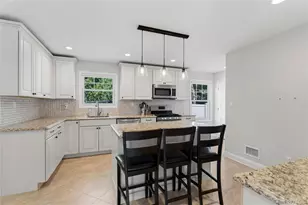 17 Woodwaye Rd, Plainview, NY 11803 - Photo 12