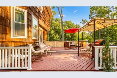 370 S Country Road, Brookhaven, NY 11719 - Photo 30