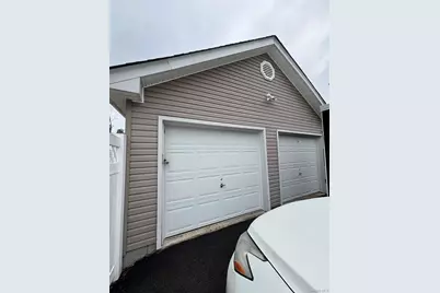 38 Hallock Avenue, Smithtown, NY 11787 - Photo 4