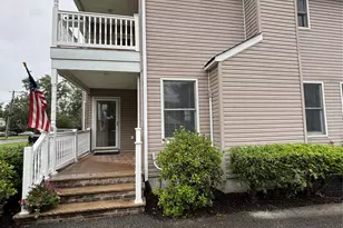 38 Hallock Ave, Smithtown, NY 11787 - Photo 2
