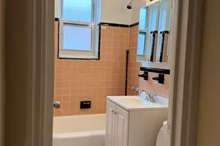 32 Cathedral Ave, Hempstead, NY 11550 - Photo 10