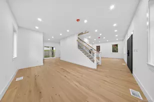 83-66 Charlecote Ridge, Jamaica, NY 11432 - Photo 4