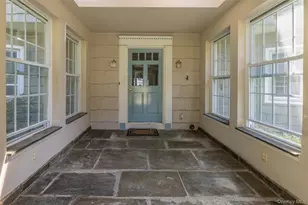 9 Lois Ln, Katonah, NY 10536 - Photo 2