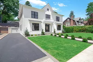 8 Brixton Rd, Garden City, NY 11530 - Photo 2