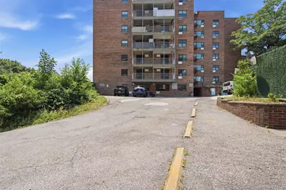 671 Bronx River Road #2N, Yonkers, NY 10704 - Photo 1