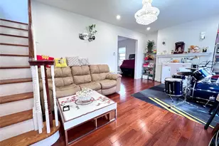15-31 145th Pl, Whitestone, NY 11357 - Photo 4