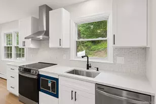 1 Gables Blvd, East Setauket, NY 11733 - Photo 8