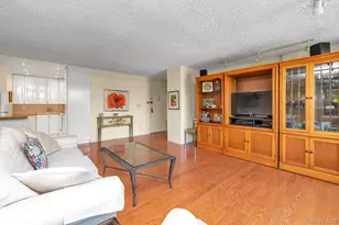 166-10 Powells Cove Blvd, Whitestone, NY 11357 - Photo 4