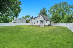 4 Ruby Ln, Huntington Station, NY 11746 - Photo 40