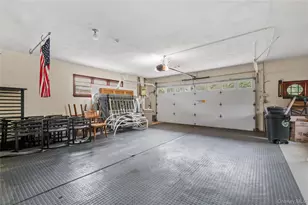 32 Westland Dr, Glen Cove, NY 11542 - Photo 40