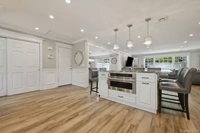 45 Cottonwood Lane, Westbury, NY 11590 - Photo 8