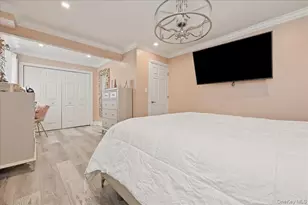45 Cottonwood Ln, Westbury, NY 11590 - Photo 20