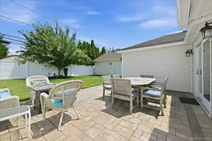 45 Cottonwood Ln, Westbury, NY 11590 - Photo 28
