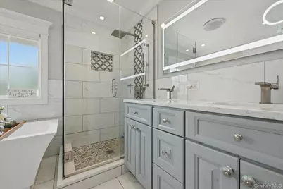 45 Cottonwood Lane, Westbury, NY 11590 - Photo 22