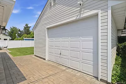 45 Cottonwood Lane, Westbury, NY 11590 - Photo 34