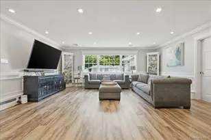 45 Cottonwood Ln, Westbury, NY 11590 - Photo 14