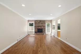 20 Oaktree Dr, Smithtown, NY 11787 - Photo 8