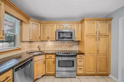453 Dartmouth Street, Westbury, NY 11590 - Photo 8
