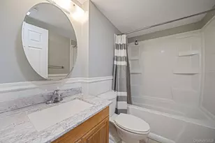 453 Dartmouth St, Westbury, NY 11590 - Photo 18
