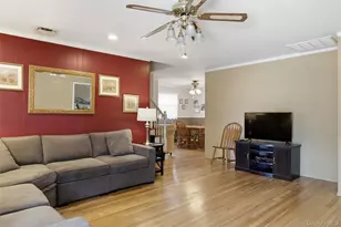 3902 Clove Ct, Seaford, NY 11783 - Photo 6