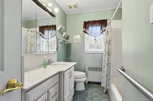 3902 Clove Ct, Seaford, NY 11783 - Photo 14