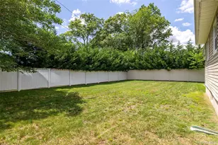 3902 Clove Ct, Seaford, NY 11783 - Photo 24