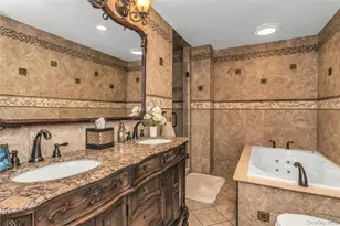 39 Kennedy Dr, Plainview, NY 11803 - Photo 20