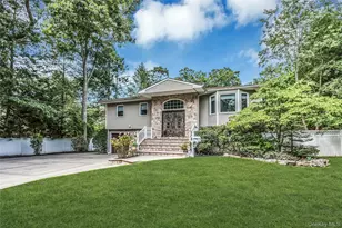 39 Kennedy Dr, Plainview, NY 11803 - Photo 2