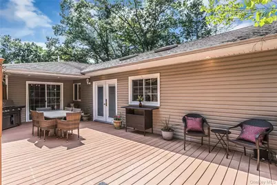 39 Kennedy Drive, Plainview, NY 11803 - Photo 26