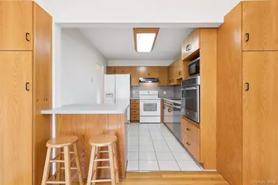 1016 Washington Avenue, Westbury, NY 11590 - Photo 8