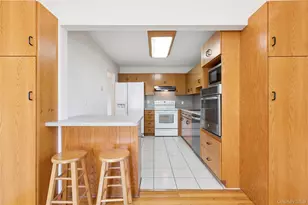1016 Washington Ave, Westbury, NY 11590 - Photo 8