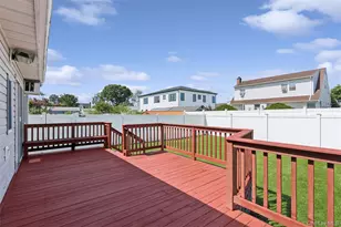 1016 Washington Ave, Westbury, NY 11590 - Photo 28