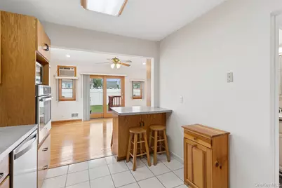 1016 Washington Avenue, Westbury, NY 11590 - Photo 10