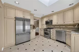 7 Chatham Rd, Commack, NY 11725 - Photo 6