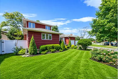 9 Stuart Drive, Syosset, NY 11791 - Photo 2
