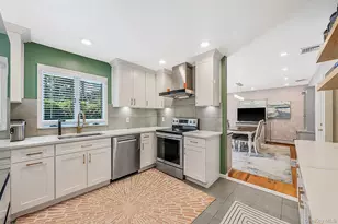 9 Stuart Dr, Syosset, NY 11791 - Photo 6