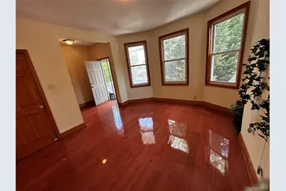 [Address not provided], Jamaica, NY 11435 - Photo 4
