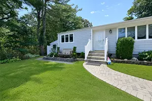 40 Sarah Dr, Lake Grove, NY 11755 - Photo 2