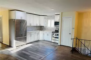 537 Lakeway Dr, West Babylon, NY 11704 - Photo 4