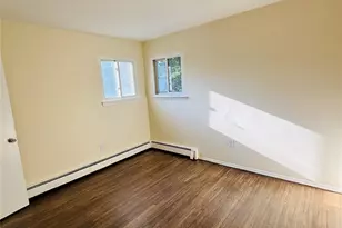537 Lakeway Dr, West Babylon, NY 11704 - Photo 10